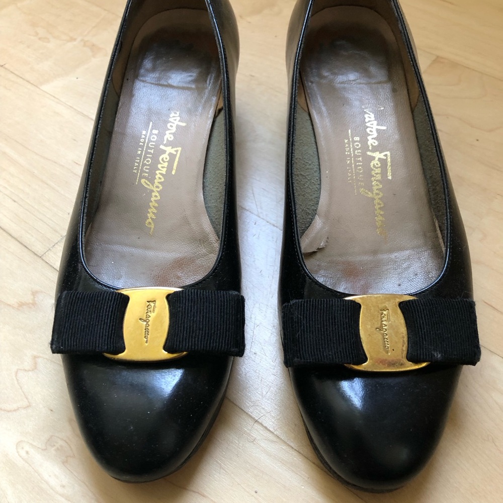 Salvatore Ferragamo Black Leather Bow Pumps with Gold Plaque